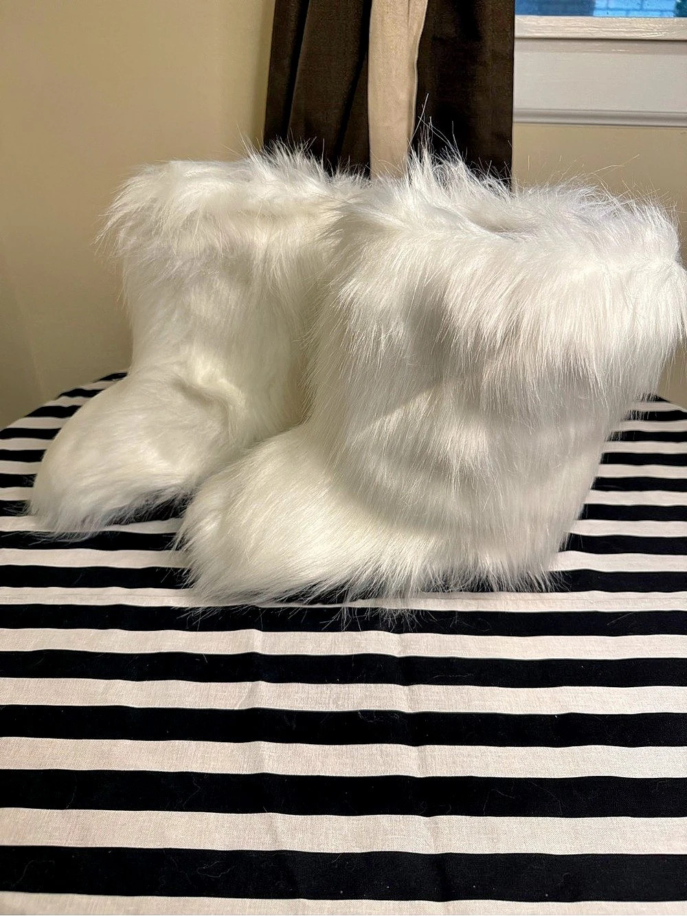 Faux Fur Slippers White EU 36 NWT